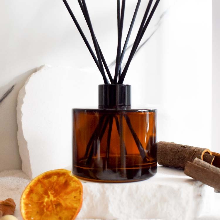 Luxury Empty Scent Glass Bottle No Fire Fragrance diffuser water bottle set amber 150ml diffuser bottles with caps and box reed