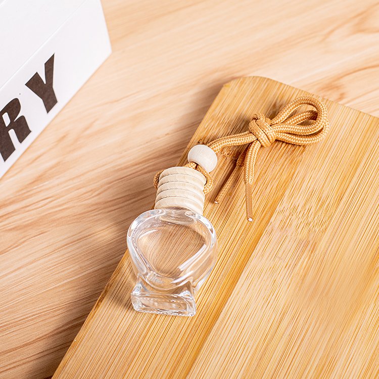 Car-Mounted Decorative Love Perfume Bottle with Five-Thread Wooden Cap Empty Flat Glass Bottle with Frost Finish 8ML