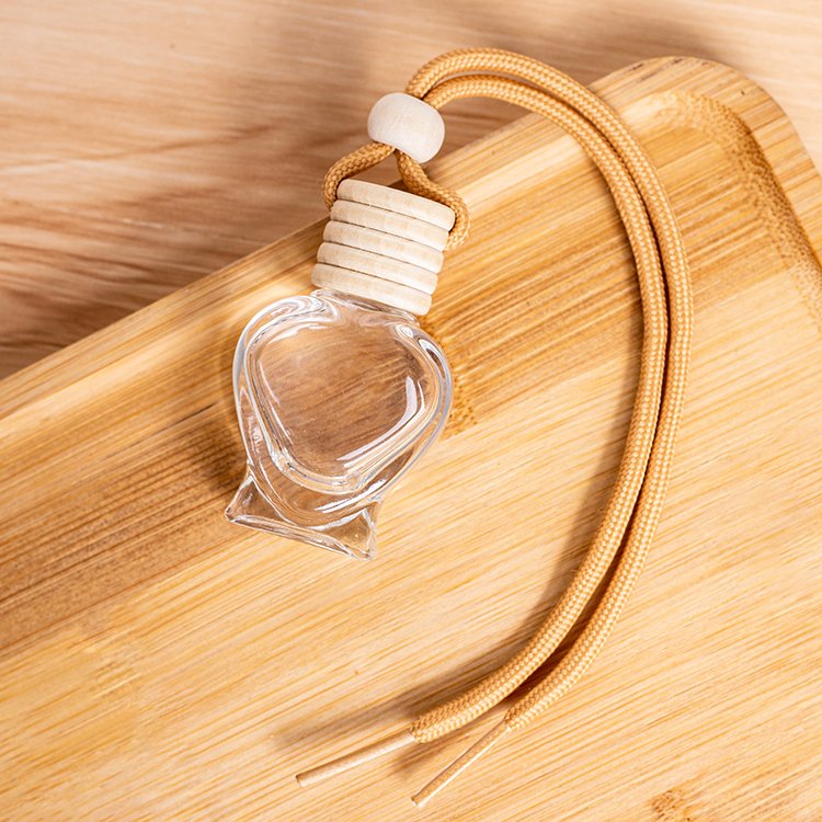 Car-Mounted Decorative Love Perfume Bottle with Five-Thread Wooden Cap Empty Flat Glass Bottle with Frost Finish 8ML