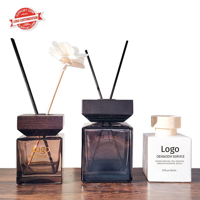 Wholesale Custom 50ml 100ml 200ml 300ml 500ml Square Luxury Diffuser Bottle Black Empty Reed Diffuser Glass Bottle With Lids