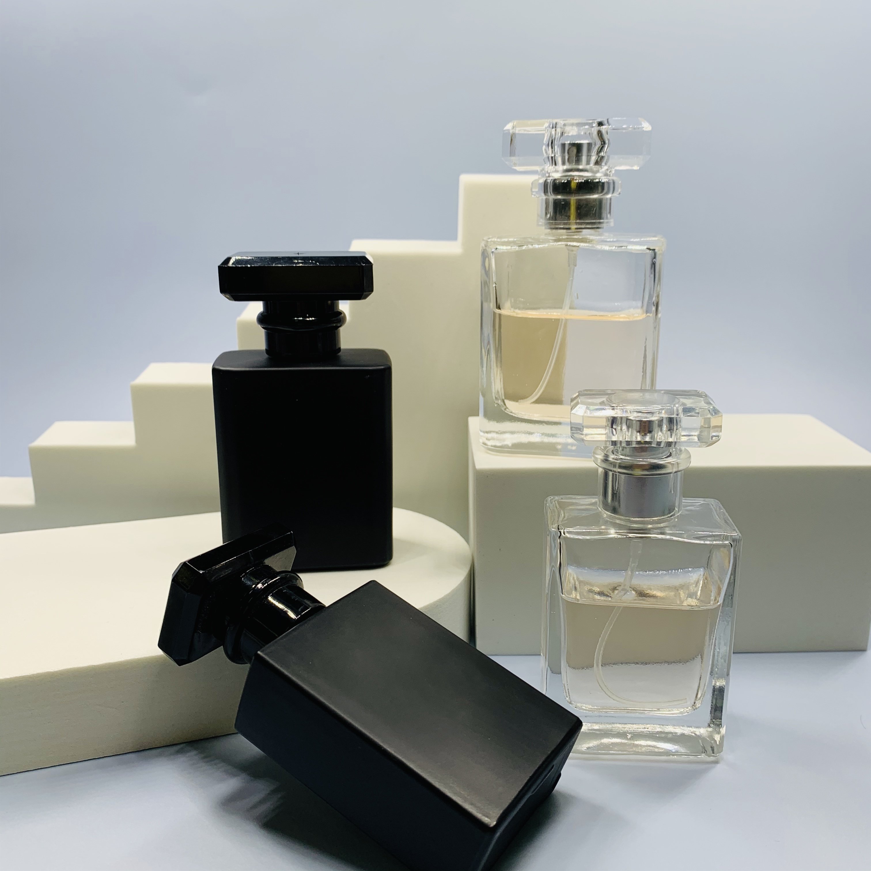 Free Sample Ladies 30ml 50ml Square Spray Glass Perfume Bottle 50ml Wholesale Glass Perfume Bottle