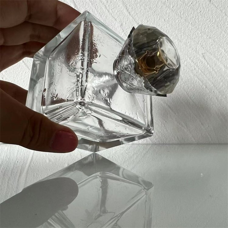 Wholesale China Manufacturer in stock Luxury Rectangle 30ml 50ml 100ml empty glass perfume Bottle