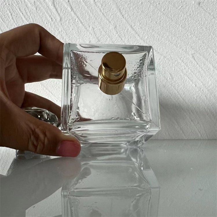 Wholesale China Manufacturer in stock Luxury Rectangle 30ml 50ml 100ml empty glass perfume Bottle