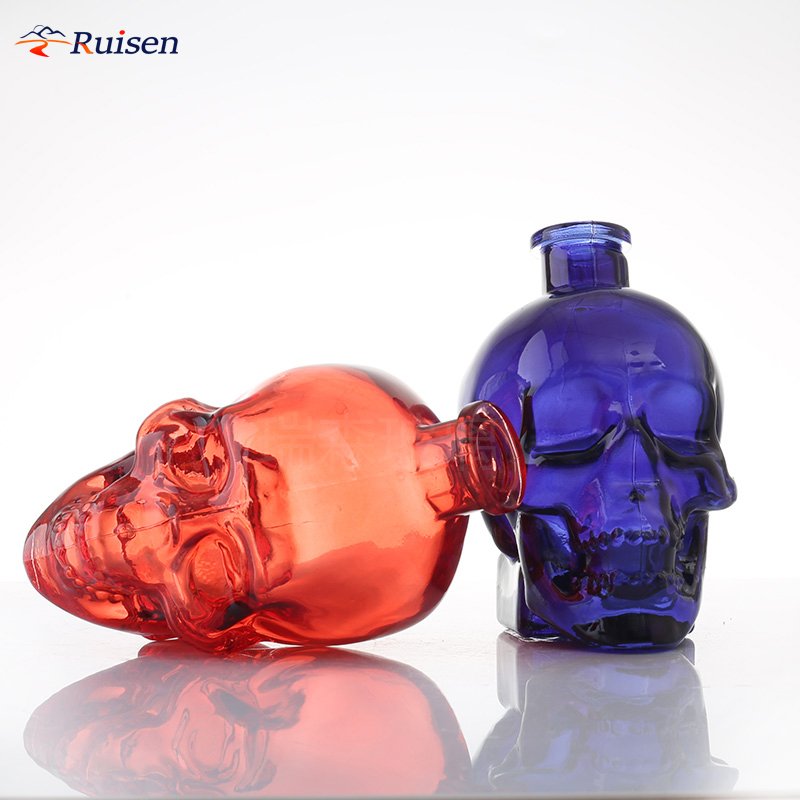 Shandong Special wholesale 750 ml unique skull-shaped whiskey glass bottles spirit bottles