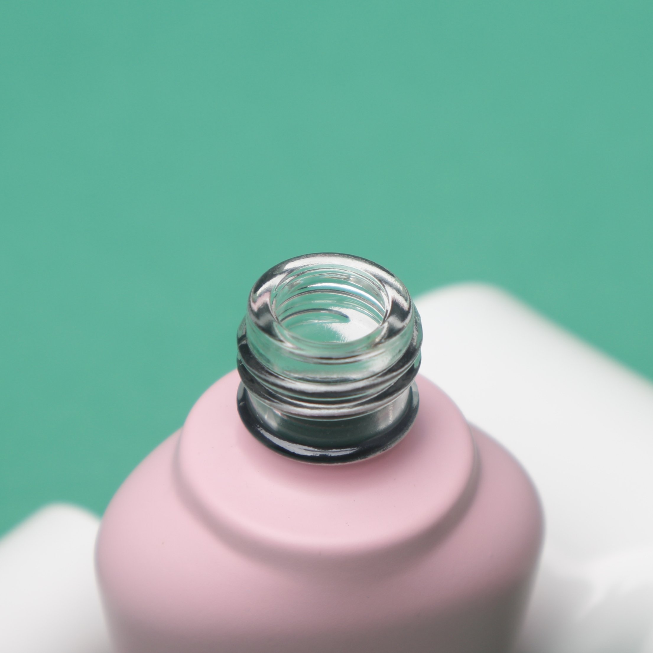 Cheap price 15ml color Empty custom nail gel glass bottle for gel polish packaging