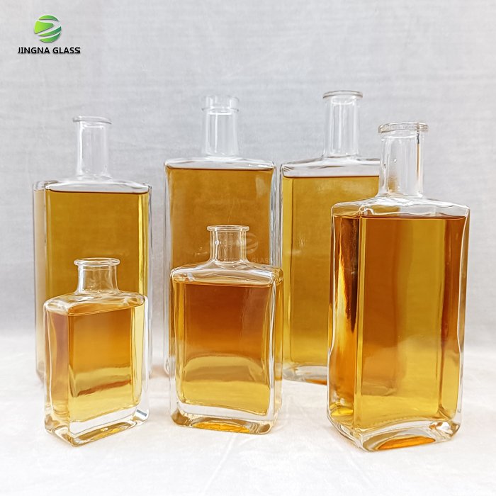 Empty Glass Bottle Flat Whiskey Gin Vodka Liquor Bottle 700ml 750ml With Cork Stopper