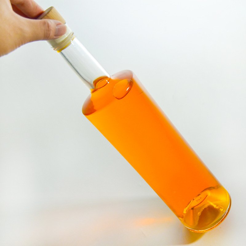 Manufacturers Wholesale Vodka bottles 500ml glass bottles Crystal White Liquor Empty bottle Quality First
