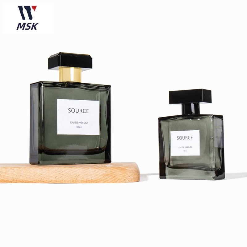 Customized Elegant Empty Square Glass Parfum Spray Luxury Perfume Bottle 30ml 50ml With Gold Lid