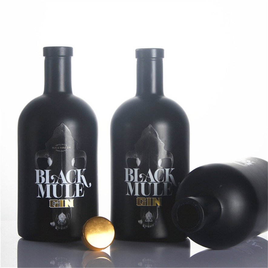 Factory Stock Botella De Vidrio Para Licor 500 700 750 ml Frosted Matte Black Vodka Gin Oliver Oil Spirit Glass Bottle