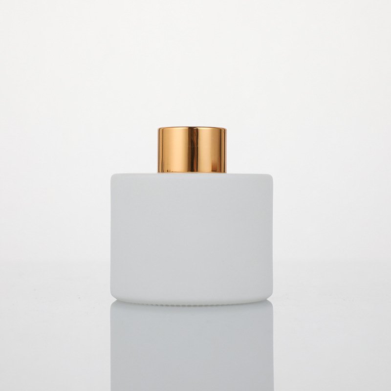 Wholesale Empty Luxury 120ml Frosted Matte Black Reed Diffuser Glass Bottle