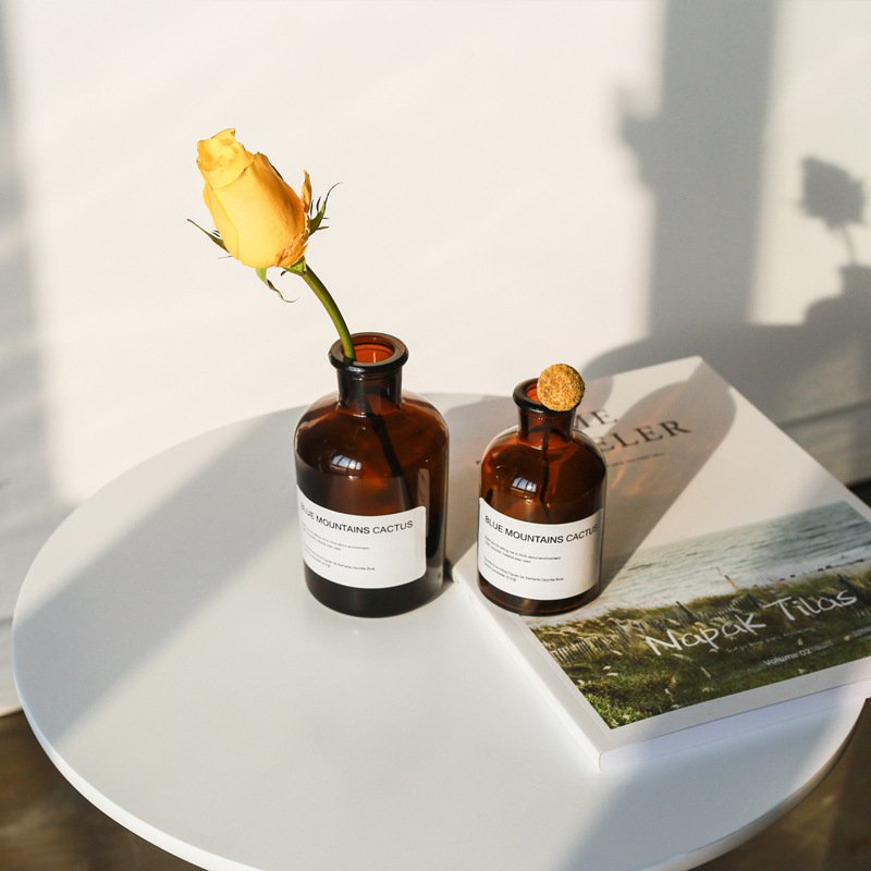2024 Hot selling New Design 50ml 120ml 200ml White Black Aromatherapy Reed Diffuser Glass Bottles with rattan sticks