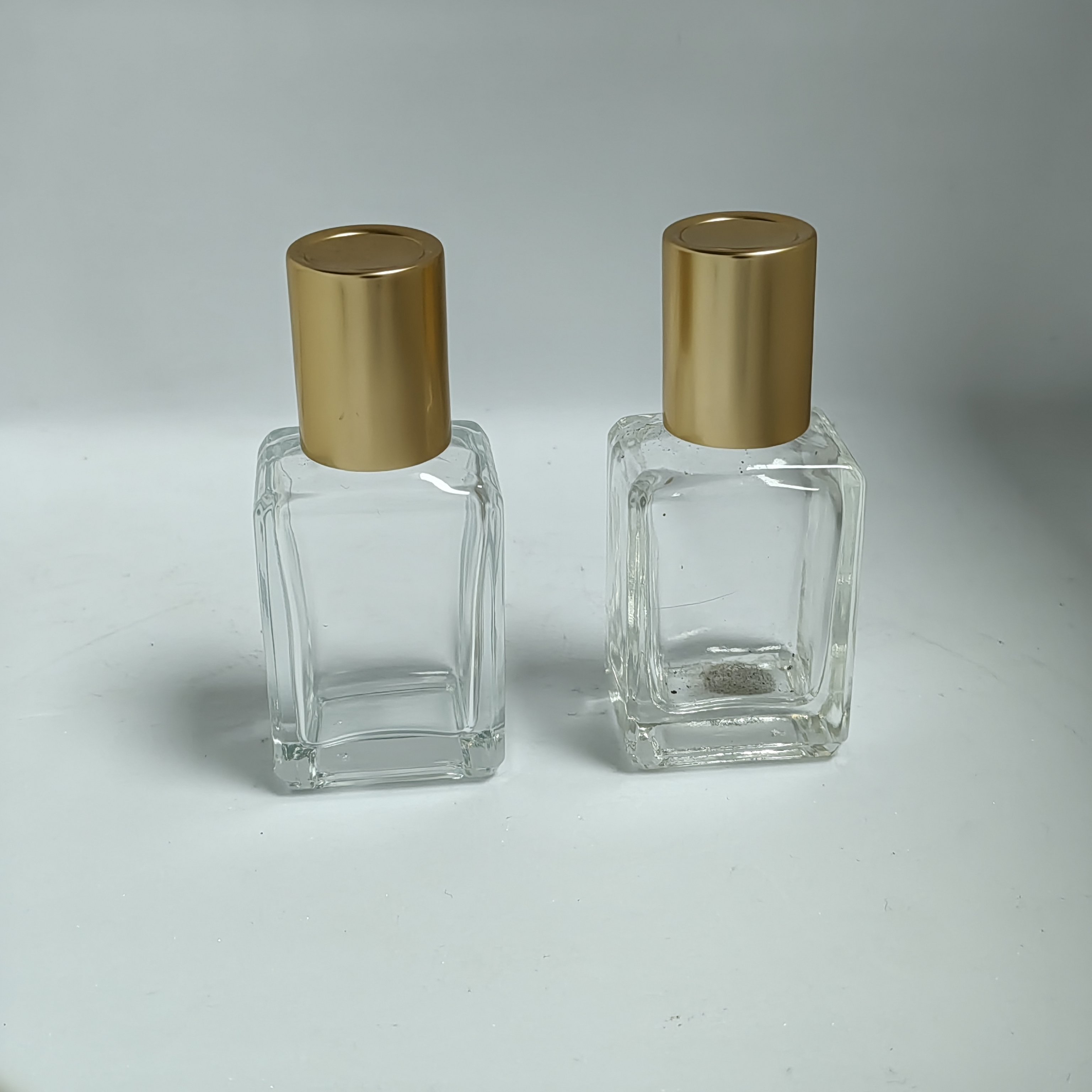 LZ Pack Stock 100pcs 8ml 10ml 12ml 15ml Gold Top Essential Oil Roller Bottle Customized Perfume Glass Bottle With Custom Box