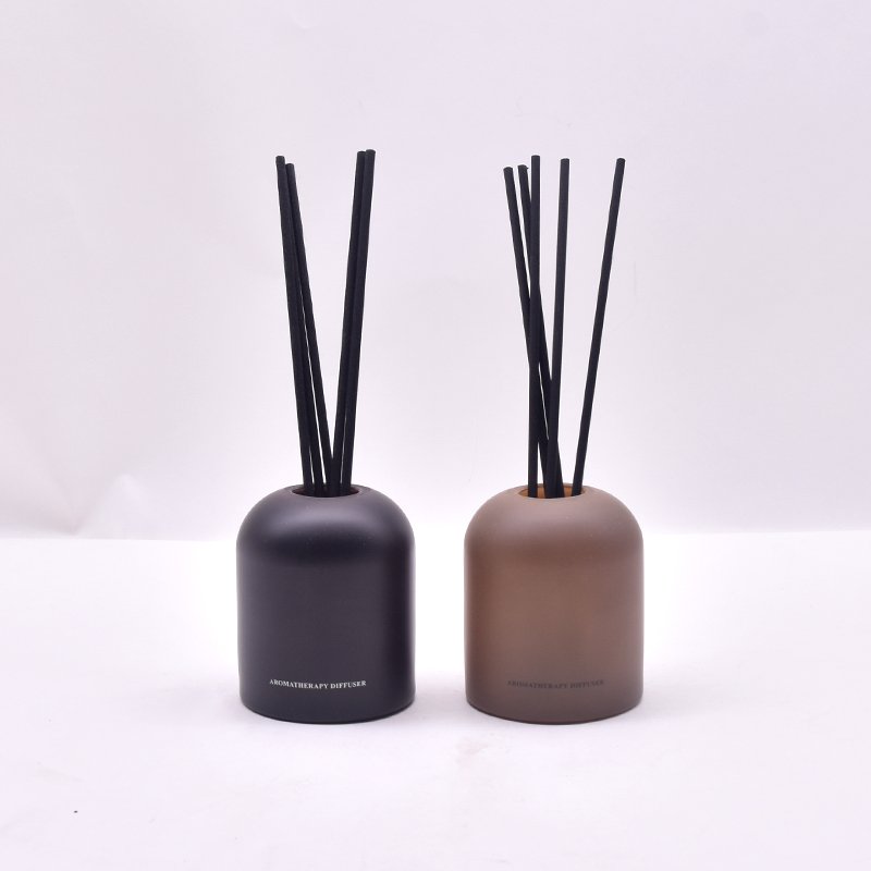 Wholesale 200ml Round Black Luxury Reed Diffuser Glass Bottle Custom Empty Reed Diffuser Fragrance Perfume Bottle With Box