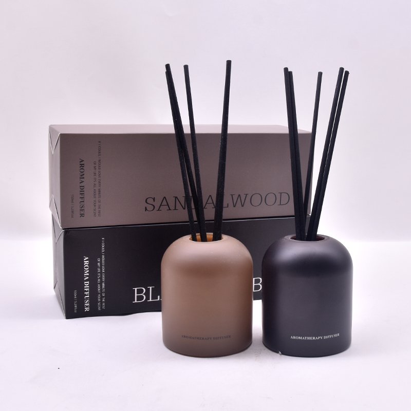 Wholesale 200ml Round Black Luxury Reed Diffuser Glass Bottle Custom Empty Reed Diffuser Fragrance Perfume Bottle With Box