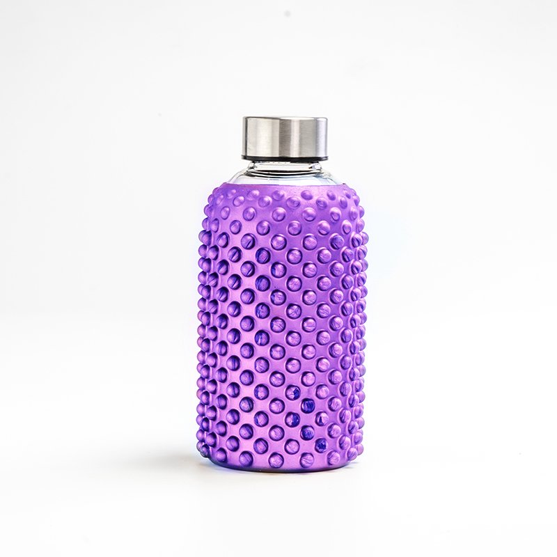 Fashion silicone sleeve water bottle empty glass bottles for juice