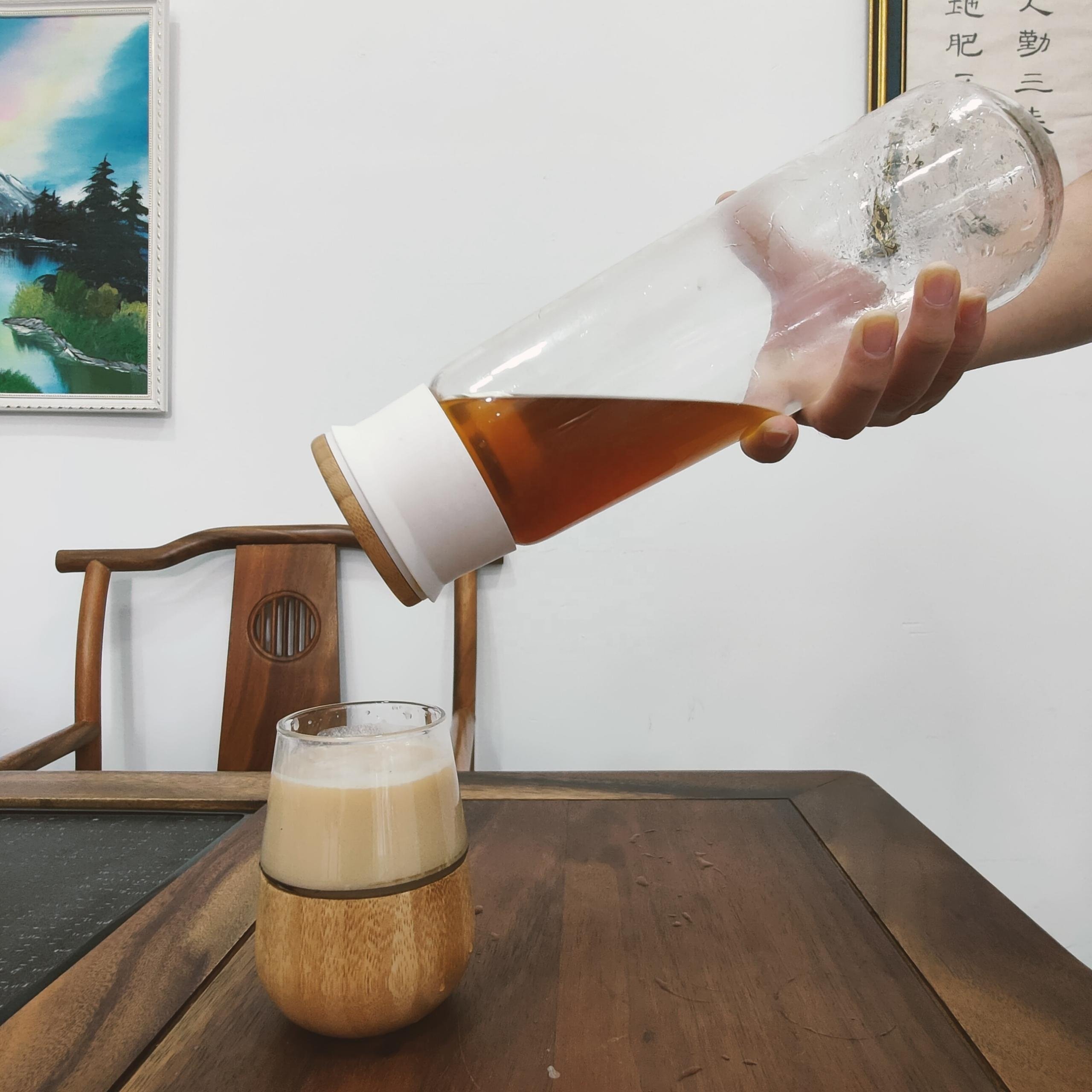 High borosilicate glass cold brew coffee maker with bamboo lid and stainless steel coffee filter