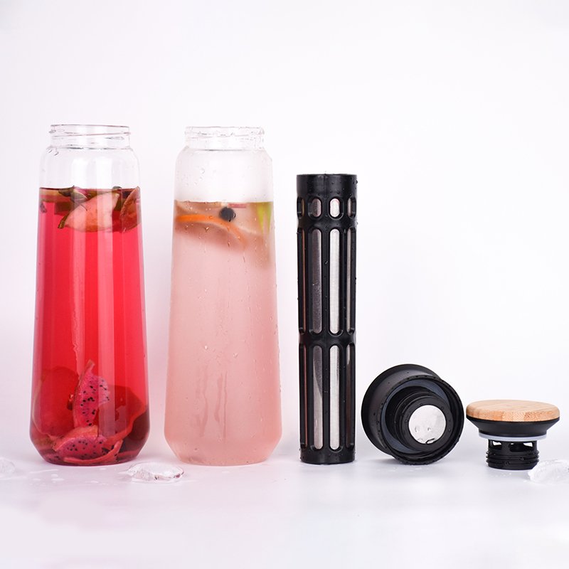 High borosilicate glass cold brew coffee maker with bamboo lid and stainless steel coffee filter