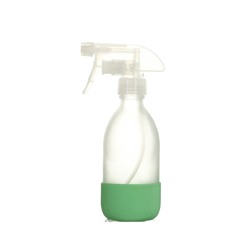 Re-usable 250ml 500ml Glass Cleaning Bottles with Sprayer Silicone Sleeve Frosted Empty Glass Bottles for bathroom cleaning