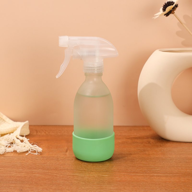 Re-usable 250ml 500ml Glass Cleaning Bottles with Sprayer Silicone Sleeve Frosted Empty Glass Bottles for bathroom cleaning