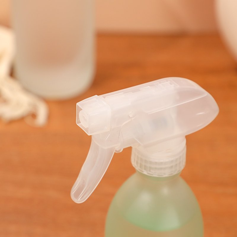 Re-usable 250ml 500ml Glass Cleaning Bottles with Sprayer Silicone Sleeve Frosted Empty Glass Bottles for bathroom cleaning