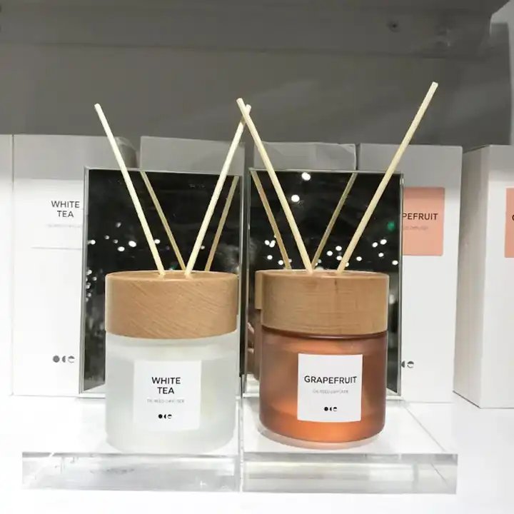 50ml 100ml Luxury Empty Round 100ml Aromatic Glass Aromatherapy Reed Diffuser Wooden Lid Bottle Reed Diffuser glass Bottle