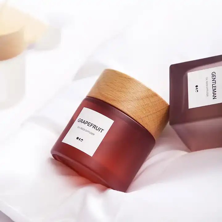 50ml 100ml Luxury Empty Round 100ml Aromatic Glass Aromatherapy Reed Diffuser Wooden Lid Bottle Reed Diffuser glass Bottle