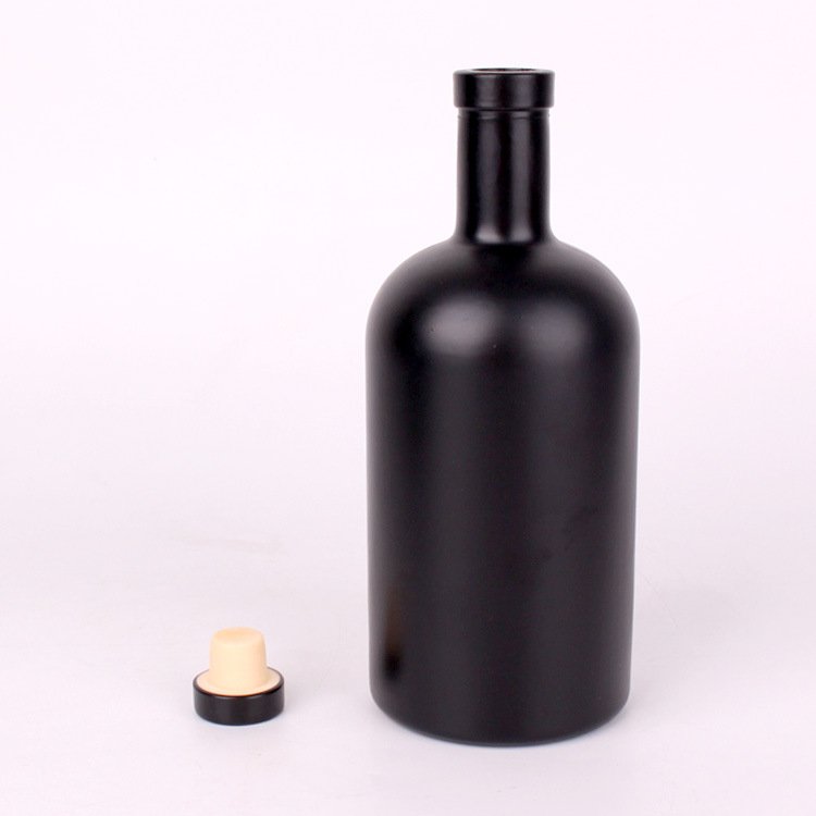 Hot sell botella de licor 200ml 375ml 500ml 750ml 1000ml empty matte black vodka glass bottles for whiskey liquor