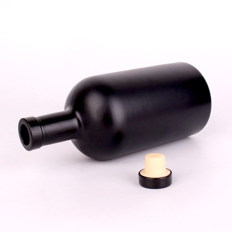 Hot sell botella de licor 200ml 375ml 500ml 750ml 1000ml empty matte black vodka glass bottles for whiskey liquor
