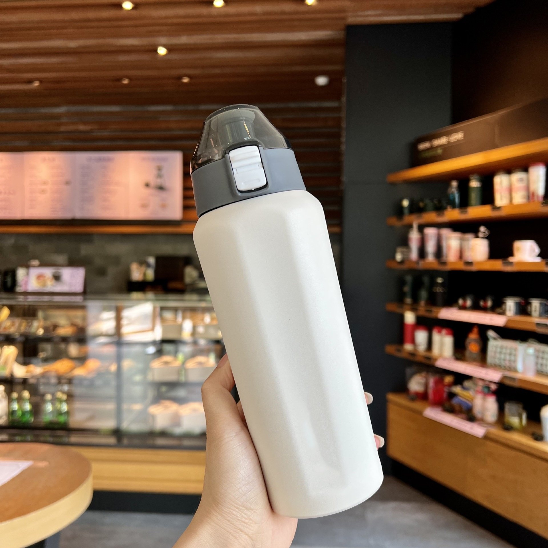 Large Capacity Stainless Steel Vacuum Fitness Outdoor Sports Water Bottle Plastic Bottle Bubble Milk Perfume Bottle