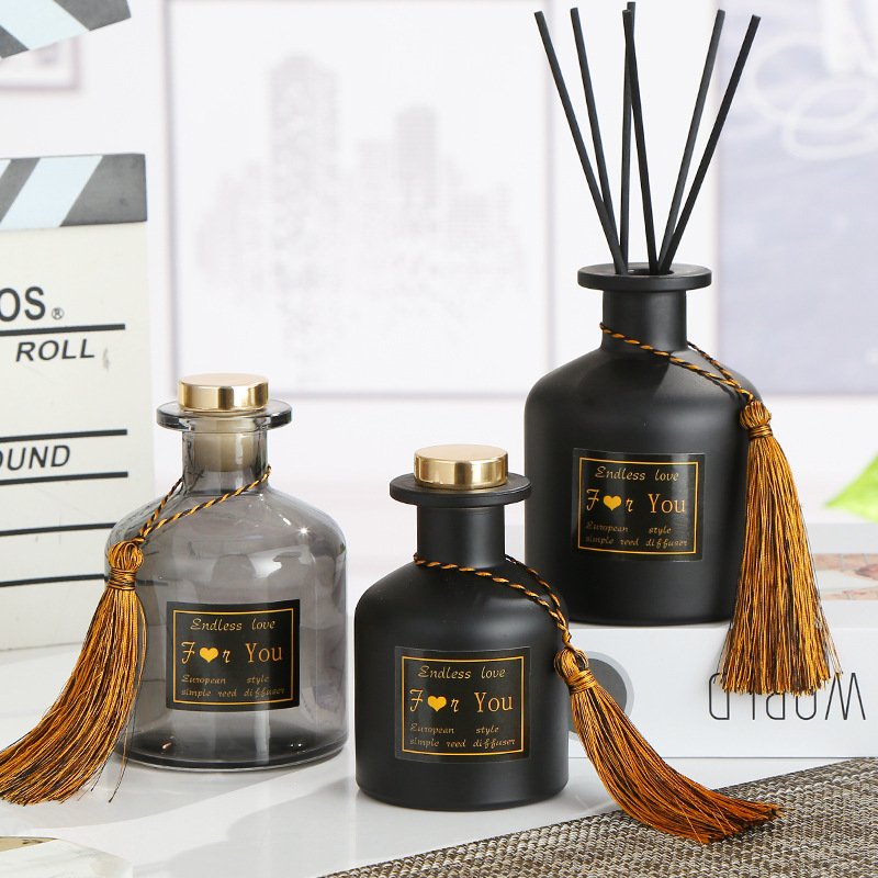 Empty 100ml 150ml 200ml Round Black glass Aromatherapy Reed Diffuser Fragrance glass bottle With Stopper