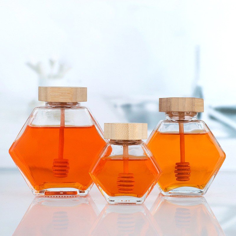 Honey Jar with Dipper Kitchen&tabletop Honey Glass Bottle Hot Selling Hexagon Shaped Wood Lid Glass Kitchen Wedding Food Clear