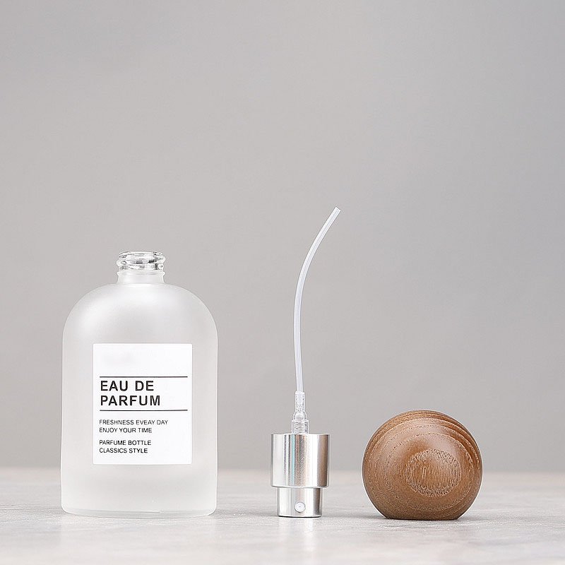 Custom Logo Empty Round Luxury Frosted Glass Perfume Spray Bottle With Round Wooden Cap