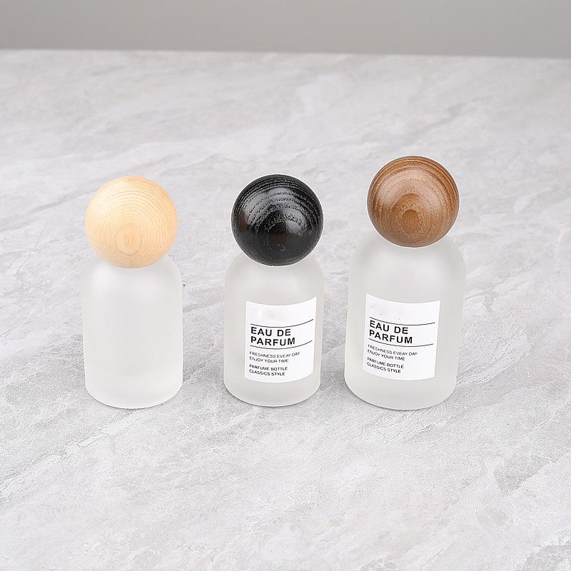 Custom Logo Empty Round Luxury Frosted Glass Perfume Spray Bottle With Round Wooden Cap