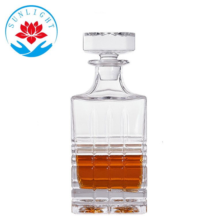 Factory Wholesale Glass Bottle For Whiskey With Lid,High Quality Decorative Glass Whiskey Bottles