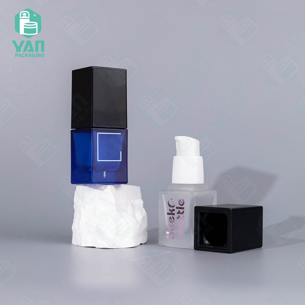 YAN Packaging cosmetics 15ml frosted blue flat square glass lotion pump spray bottle black plastic cap
