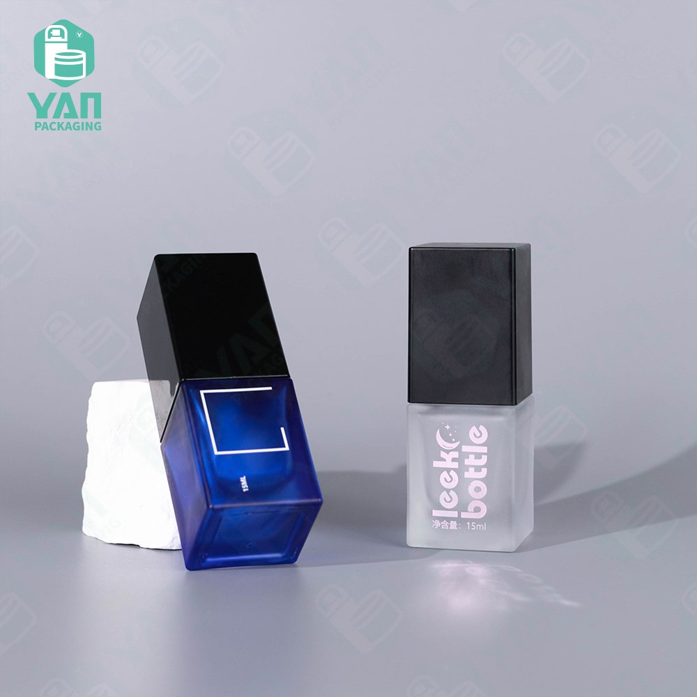 YAN Packaging cosmetics 15ml frosted blue flat square glass lotion pump spray bottle black plastic cap