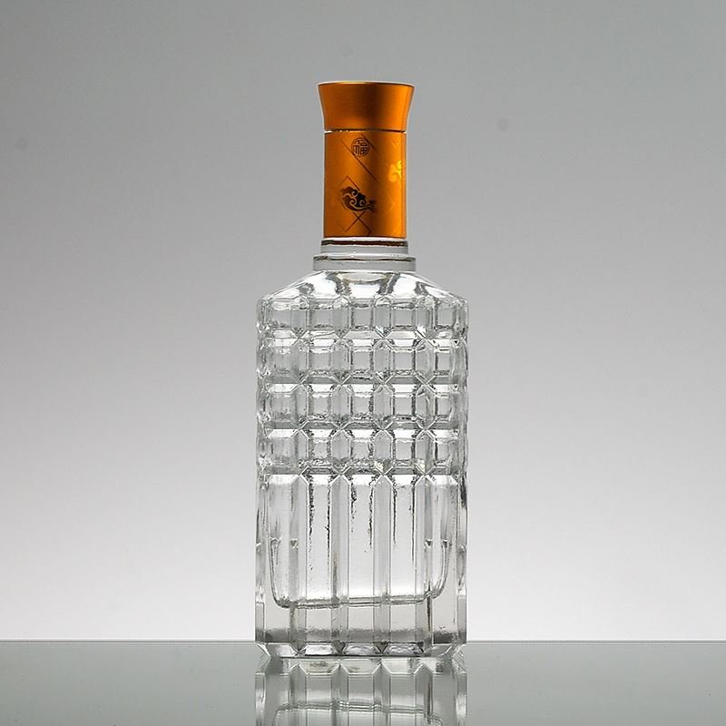 Wholesale customized gin bottle 350ml 375ml 500ml 700ml 750 ml gin brandy soda wine glass bottles