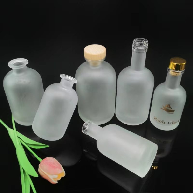 Customizable Products Simple Flat Clear Empty Liquor Mini Bee Cigar Case Liquor Bottles Frosted Glass