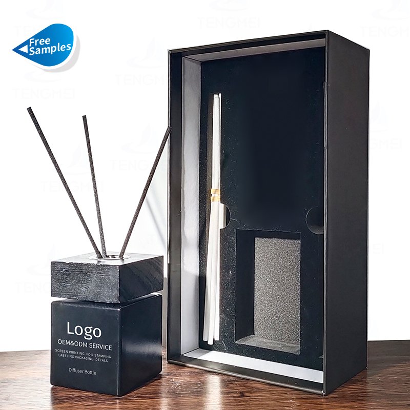 Wholesale 50ml 100ml 150ml 200ml Custom Square Glass Reed Diffuser Bottle Aroma Fragrance Glass Bottle with Wooden Lid