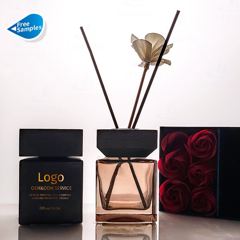 Wholesale 50ml 100ml 150ml 200ml Custom Square Glass Reed Diffuser Bottle Aroma Fragrance Glass Bottle with Wooden Lid