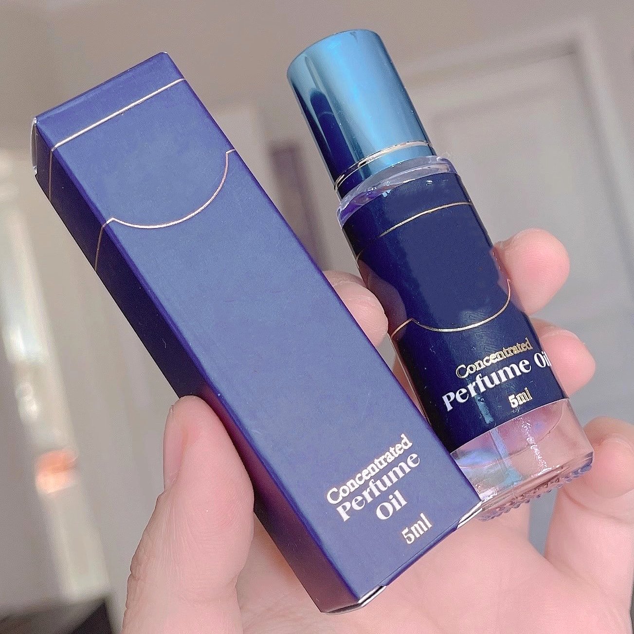 Wholesale glass perfume 5ml 6ml 8ml 10ml frosted roll on essential oil bottle with roller