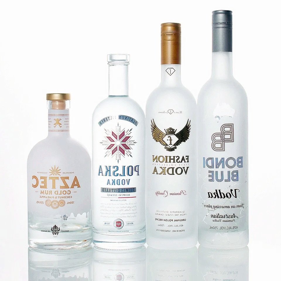 Factory customized 50 ml 100ml 200 ml 375ml 500ml 700ml 700ml 700 ml 750 ml of Vodka wine Du Songzi wine glass bottle