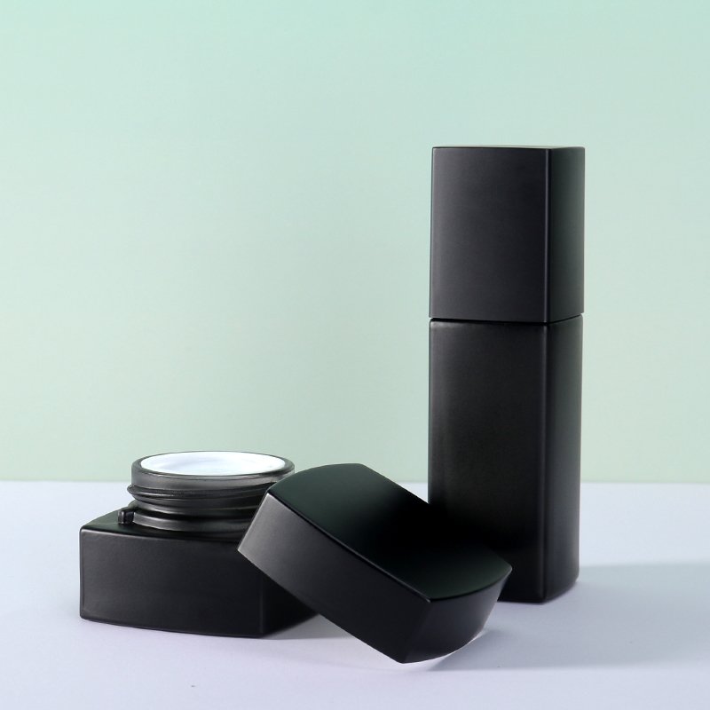 luxury cosmetic containers and packaging spray pump bottle oil dropper bottle matte black glass bottles for cosmetics