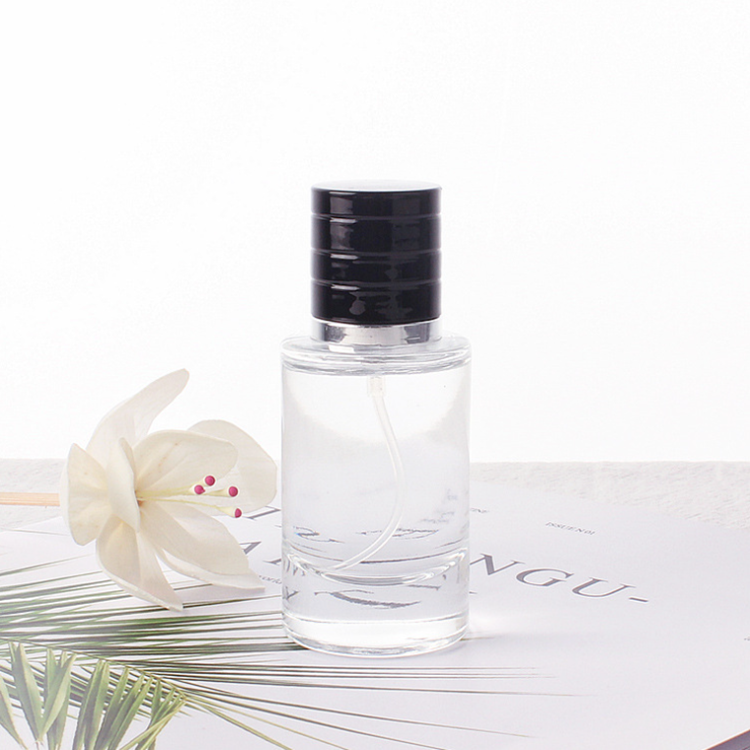 Hot Sale 30ml 50ml Classic Round Shaped Perfume Bottle Thick Bottom Clear Glass Mist Spray Bottle with Black Plastic Cap