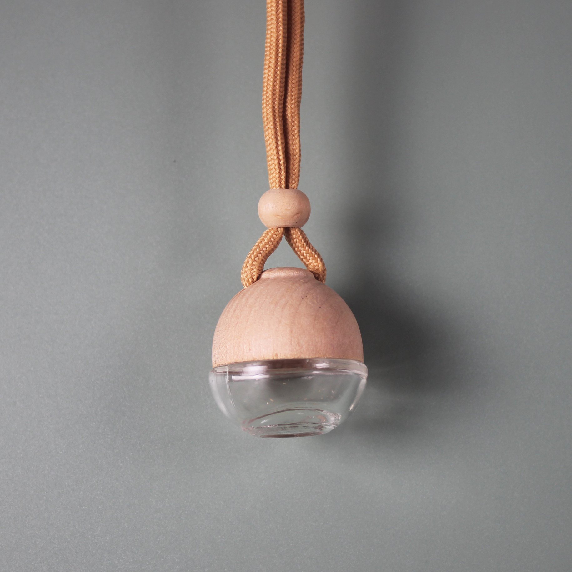 Round and half round perfume bottle automobile suspension glass empty bottle Transparent bottle