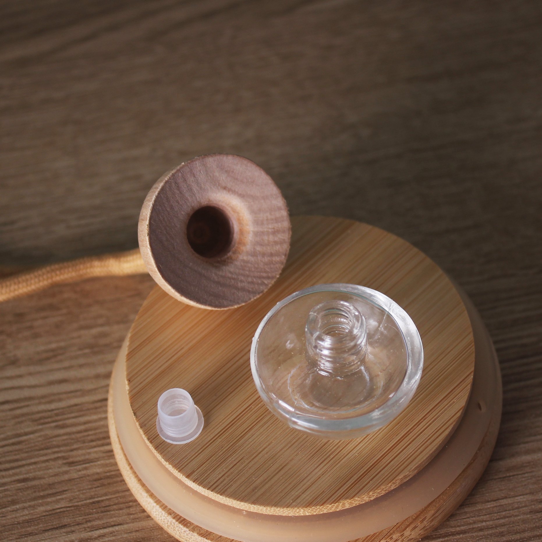 Round and half round perfume bottle automobile suspension glass empty bottle Transparent bottle