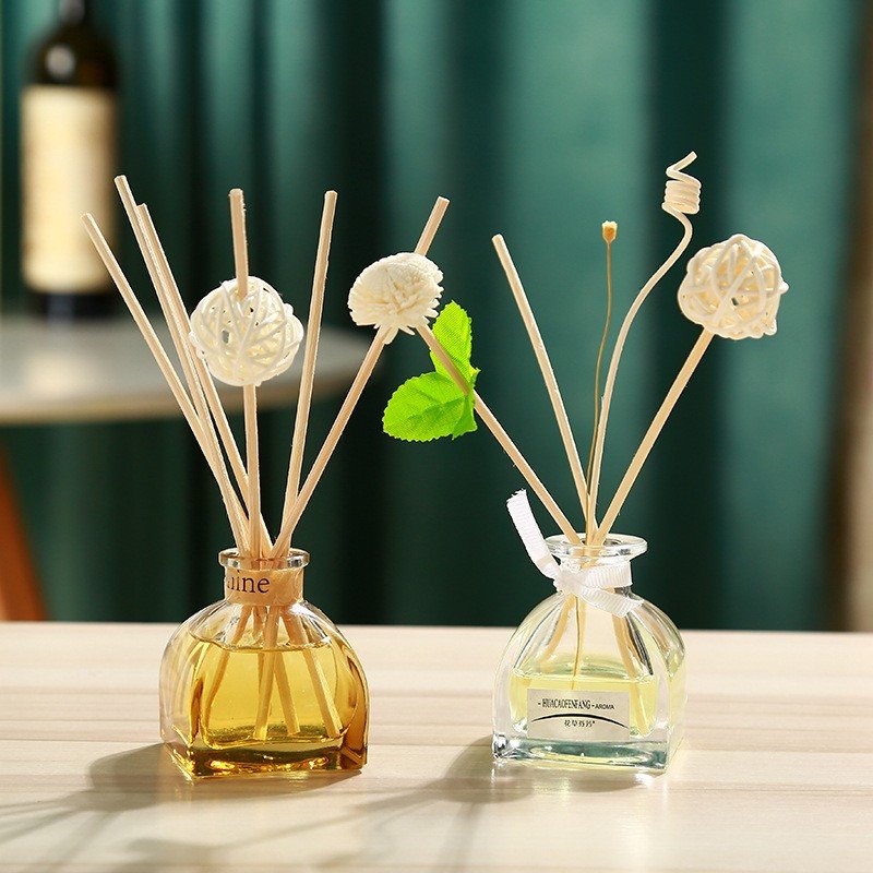Home Fragrance Private Label Luxury glass bottle essential oil aroma reed diffuser With Rattan Sticks