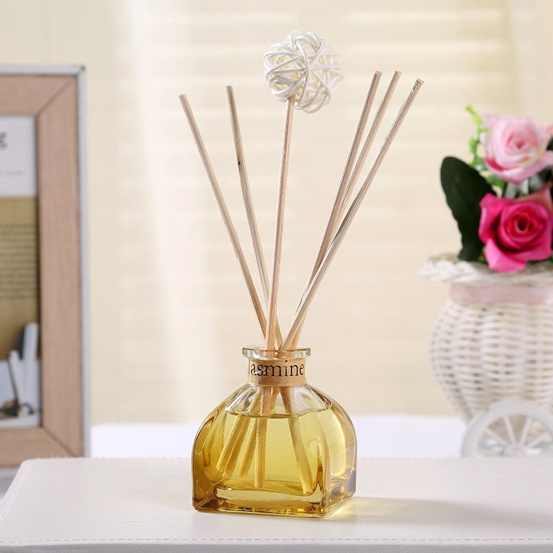 Home Fragrance Private Label Luxury glass bottle essential oil aroma reed diffuser With Rattan Sticks
