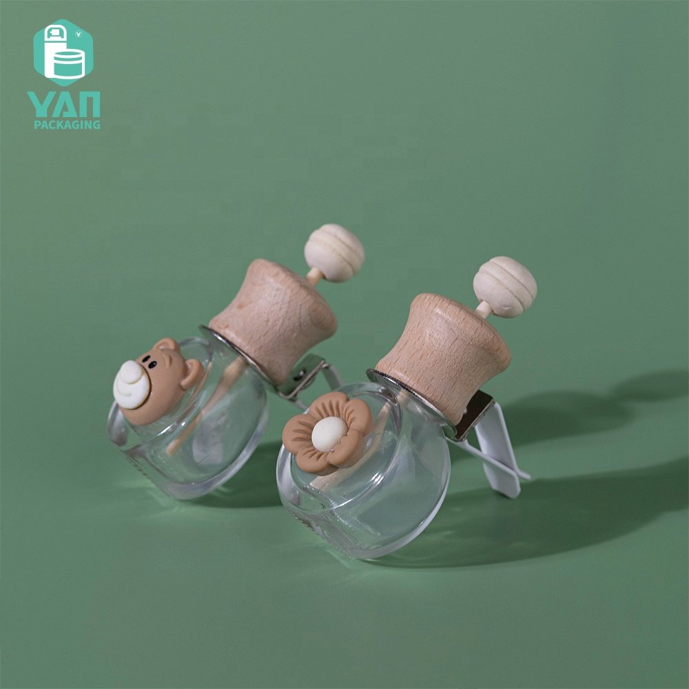 YAN Packaging Luxury 10ml Scent Diffuser Car Perfume Air Freshener Vent Clip Essential Oil Usage Pattern Glass Bottle Wood Cap