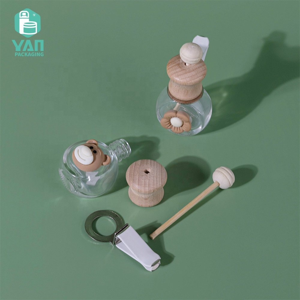 YAN Packaging Luxury 10ml Scent Diffuser Car Perfume Air Freshener Vent Clip Essential Oil Usage Pattern Glass Bottle Wood Cap